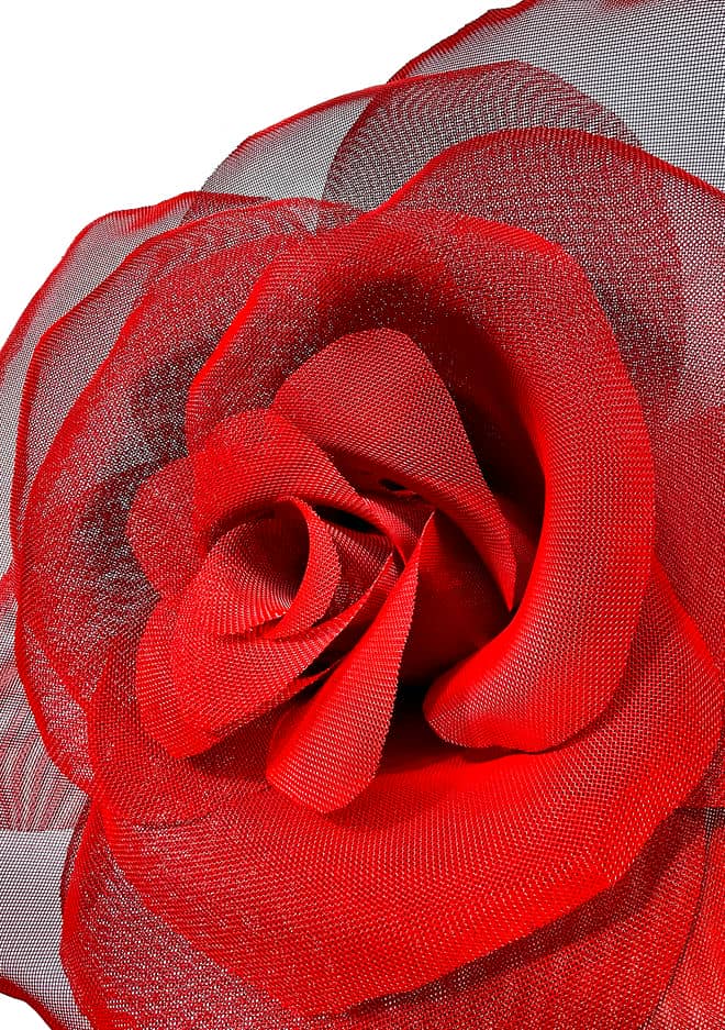 A rose made from wired mesh by artist David Begbie