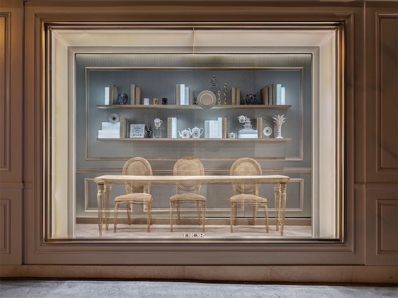 David_Begbie_sculpture DIOR Paris 2022 02 CD 30Montaigne Vitrines 133